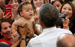 Ông Obama trổ tài dỗ trẻ con ở Nhật Bản