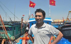 Trục vớt tàu cá vỏ gỗ "khủng" nhất Đà Nẵng để tìm kiếm ngư dân