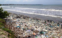 Bình Thuận vào cuộc xác minh việc du khách Nga "tố" biển ngập rác