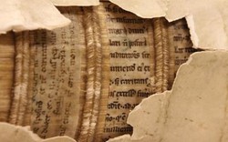 "Kho báu" bản thảo nghìn năm được dùng… để đóng bìa sách