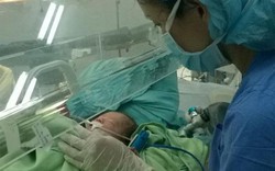 Khánh Hòa: Phẫu thuật thành công trẻ sơ sinh có ruột ở ngoài bụng