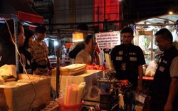 Nhóm 3 người Việt bị bắt vì bán đồ ăn "chui" tại Thái Lan