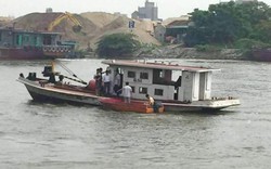 Ninh Bình: Đắm tàu chở đá, 5 người nhảy sông thoát nạn