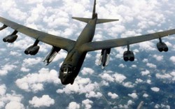 Pháo đài bay B-52 của Mỹ mang thủy lôi áp sát biên giới Nga