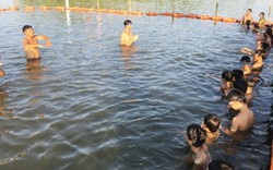 "Khoanh" sông Trà Khúc để dạy bơi miễn phí cho trẻ em