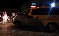 Quảng Ninh: Đâm vào xe công nhân, 2 người trên xe cứu thương tử nạn