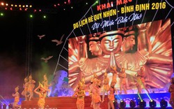 Hàng ngàn người xem khai mạc lễ hội du lịch hè Quy Nhơn