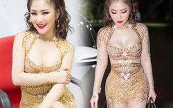 Hương Tràm lại mặc "bạo", khoe dáng vóc thanh nữ tuổi 21