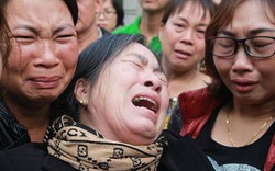 Phút tiễn bé bị sát hại ở Nhật, trăm người bật khóc