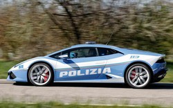 Cảnh sát Ý dùng Lamborghini Huracan tuần tra bắt cướp