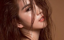 "Đứng hình" vì Ngọc Trinh khoe ảnh nude ướt sũng nói chuyện yêu