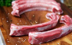 Lợn nội ế ẩm, Việt Nam vẫn nhập gần 7.800 tấn thịt lợn ngoại