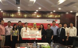 Trao giải Jackpot 23 tỷ cho khách hàng thứ 3 trúng thưởng tại Hà Nội.