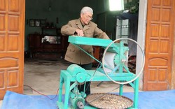 Lão nông Thái Nguyên sáng chế được máy bóc vỏ lạc đạt 100kg/giờ