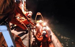 Vượt 700 hải lý cứu ngư dân bị bất tỉnh trên biển Hoàng Sa