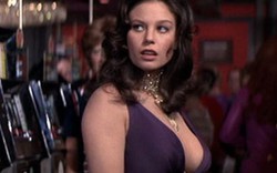 Ngỡ ngàng minh tinh ‘Bond girl’ hiện sống cảnh vô gia cư, khốn khổ