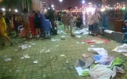Đường phố tràn ngập rác sau lễ hội pháo hoa