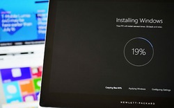 Mua bản quyền Windows 10 hay mua máy tính cài sẵn Windows 10?