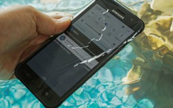 Lộ thiết kế Galaxy S8 Active, khác hoàn toàn Galaxy S8