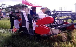 Huyện Yên Thành cảm ơn Báo Dân Việt thông tin vụ "đóng phí" máy gặt
