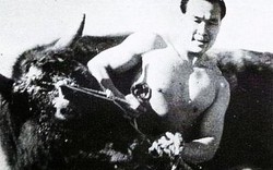 Oyama Masutatsu - Huyền thoại đấm 1 phát chết 1 con bò mộng