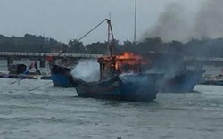 Quảng Ngãi: Lại cháy tàu cá tại cảng Sa Huỳnh