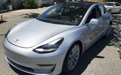 Lộ nội thất Tesla Model 3 khiến nhiều người ngỡ ngàng