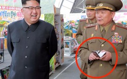 Vì sao tướng lĩnh vây quanh Kim Jong-un luôn cầm sổ tay?