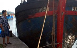 Phú Yên: 3 tàu cá tiền tỷ của ngư dân cháy, bị gió nam "thổi" chìm
