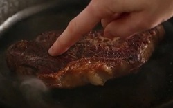 Kiểm tra độ chín của thịt cực chuẩn chỉ bằng bàn tay