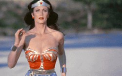 Dàn mỹ nhân Wonder Woman "không cần động thủ, kẻ thù xin chết"