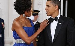 Phu nhân Obama ‘tố’ chồng mặc đi mặc lại một bộ vest suốt... 8 năm