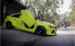 Chevrolet Cruze độ 'cửa cánh chim' như Lamborghini