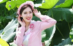 Hot girl Hà Minh bất ngờ "tái xuất" với bộ ảnh nhẹ nhàng bên sen