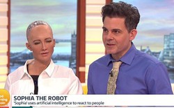 Anh: Robot nữ lên TV nói năng, đối đáp như người thật