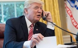 Người khiến ông Trump chờ 90 giây mới được nói chuyện