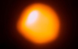 Ngôi sao sắp phát nổ lớn hơn Mặt Trời 1.400 lần