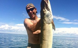 Mỹ: Bắt được cá chó khổng lồ dài 1,5m phá kỉ lục