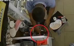 Clip: "Đạo chích" lẻn vào cửa hàng trộm điện thoại cực nhanh