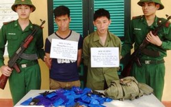 Bắt giữ 2 người Lào có súng, vận chuyển ma túy "khủng" vào Việt Nam