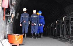 Quảng Ninh: Thợ mỏ nghỉ việc bị đòi tiền thưởng Tết
