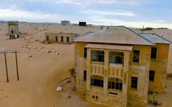 Tới thị trấn từng là nơi giàu nhất thế giới giờ đã bị sa mạc "nuốt chửng"