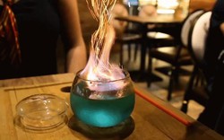 Thưởng thức “chiếc cốc lửa” của Harry Potter ngay ngoài đời thực tại Singapore