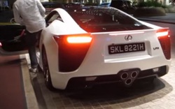 Siêu xe hàng hiếm Lexus LFA gặp tai nạn tại Singapore