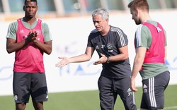 NÓNG: Cầu thủ M.U đòi sa thải HLV Mourinho ngay và luôn