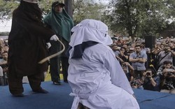 Lần cuối cùng gái mại dâm bị đánh công khai ở Indonesia