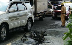 Nghi vấn nam thanh niên đốt xe khiến cửa ngõ Tân Sơn Nhất kẹt cứng