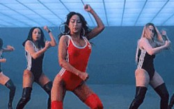 Fan ngượng chín mặt với MV quá sexy của Hyorin