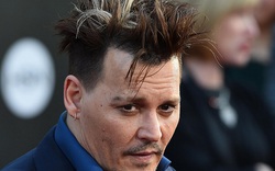 "Cướp biển" Johnny Depp bị hai vệ sĩ cũ tố không trả lương, đời tư bê bối