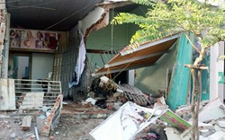 Xe bồn chở xăng tông sập hai căn nhà ở Vũng Tàu, dân hút chết